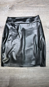 BLACK SKIRT